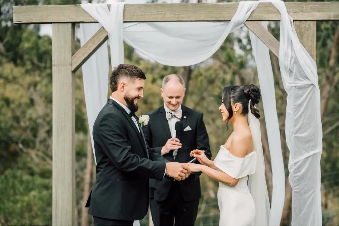 Dwayne Nichols celebrant couple saying vows 2